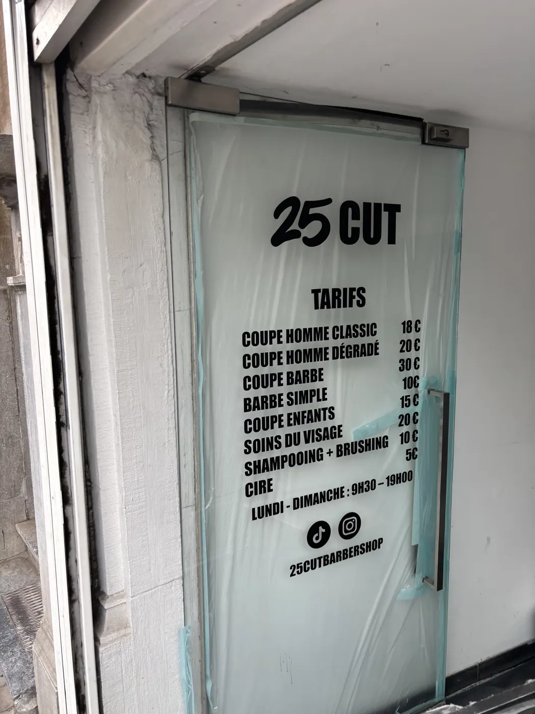 Vitrophanie porte 25 Cut Barber