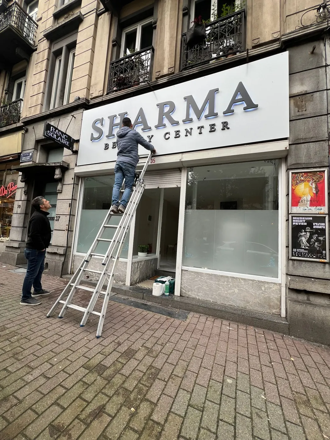 Enseigne Sharma Beauty Center vue 2