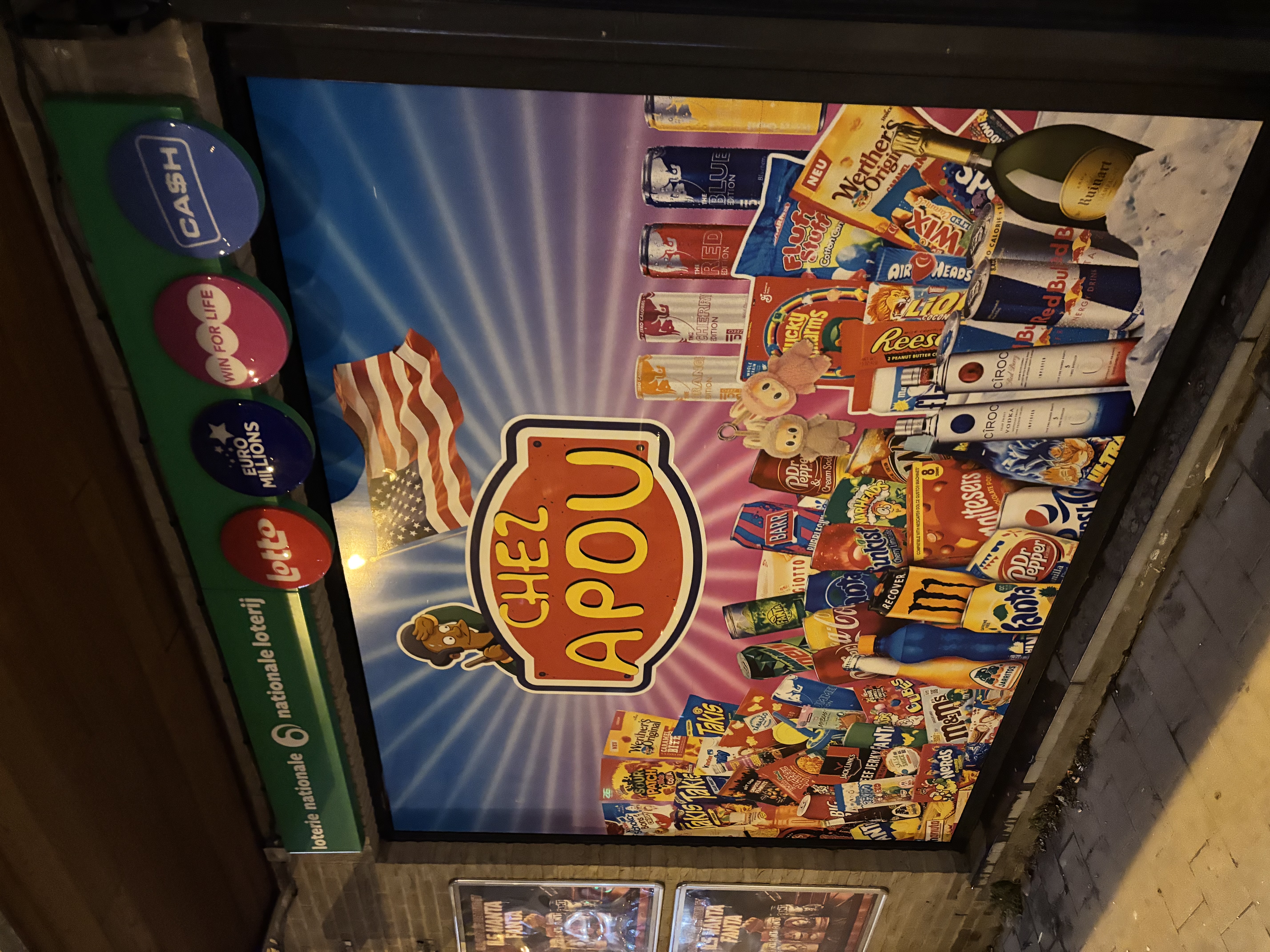 Projet Chez Apou - Habillage complet vitrine restaurant